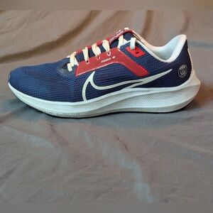 Nike Men's Navy and Red Athletic Shoes